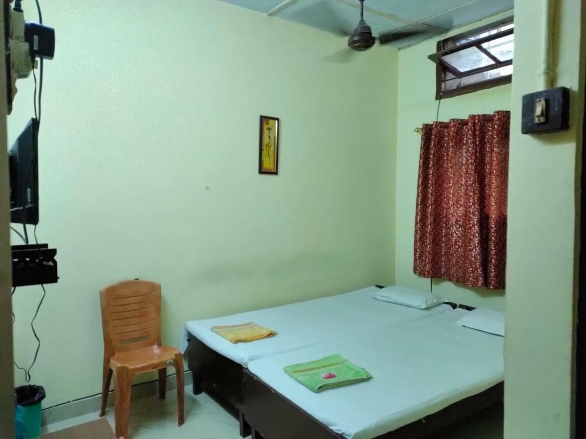 Chandrupal Lodging Гувахати Экстерьер фото