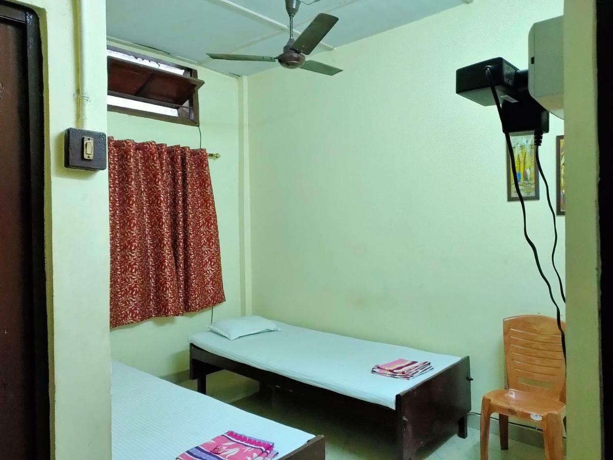 Chandrupal Lodging Гувахати Экстерьер фото