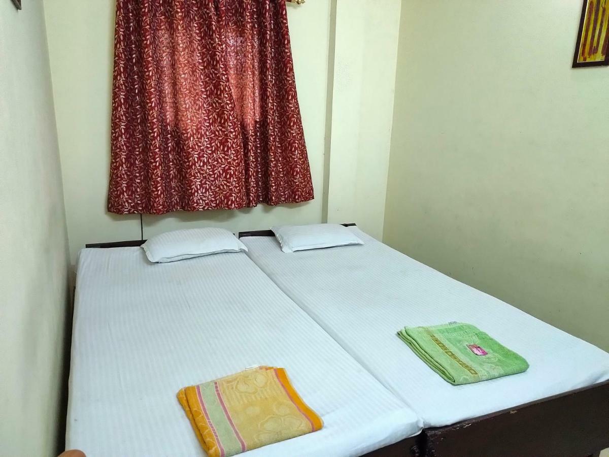 Chandrupal Lodging Гувахати Экстерьер фото