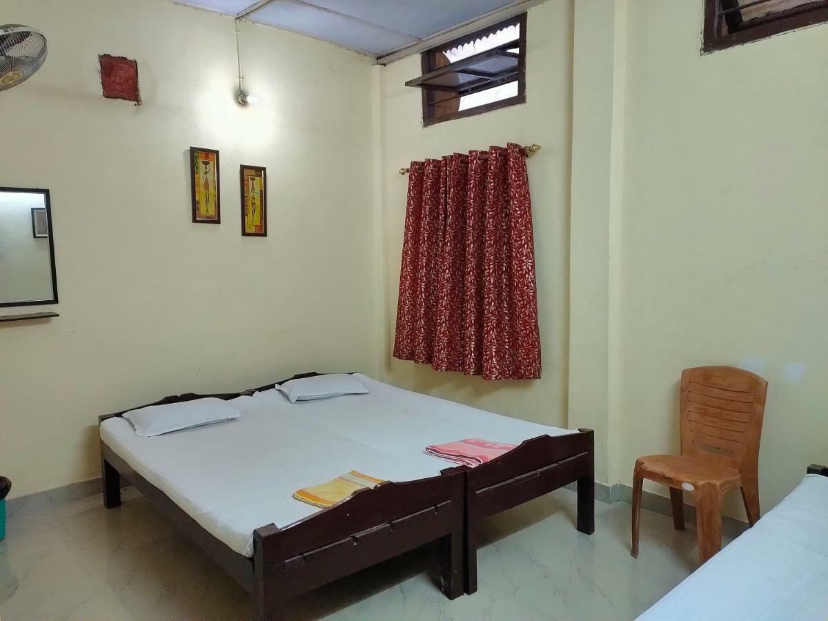 Chandrupal Lodging Гувахати Экстерьер фото